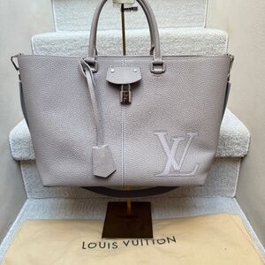 Louis Vuitton Pernelle Tote in Taurillon